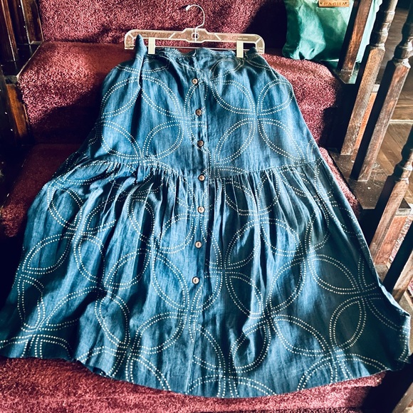 Delicious soft cotton layered boho skirt with front buttons NWOT - Picture 6 of 6